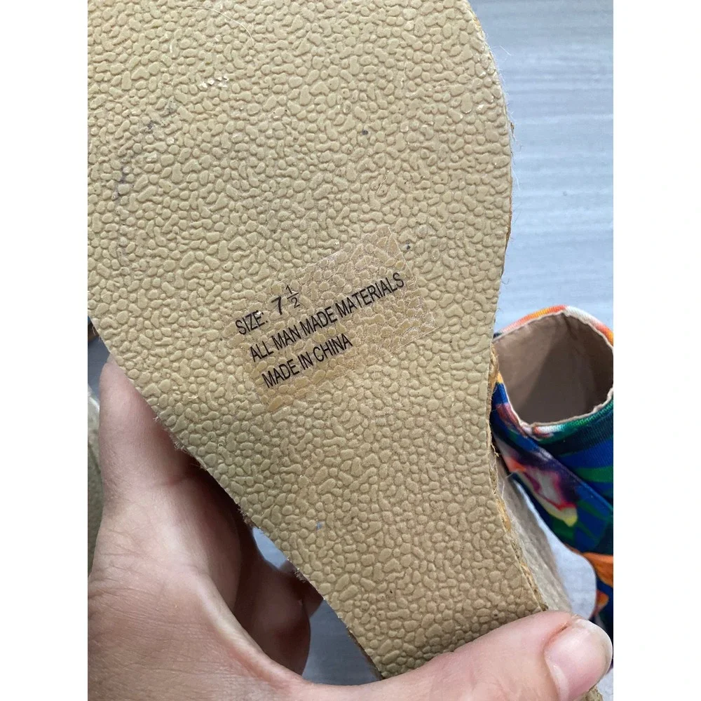 NWOT QUPID FLORL NAVY BLUE AND ORANGE ESPADRILLES WEDGE SANDALS